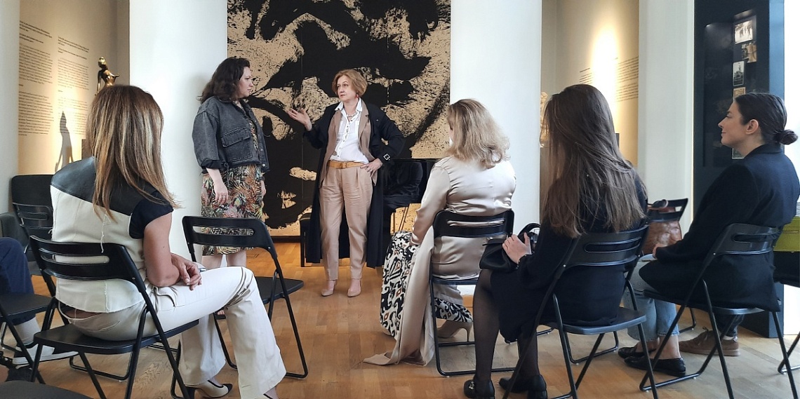 Встреча руководителей Всероссийского музея декоративного искусства и Парка Горького по случаю открытия фотовыставки «Дизайн в парке»